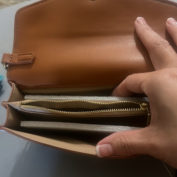 NWT Cute crossbody/wallet - Picture 6 of 9